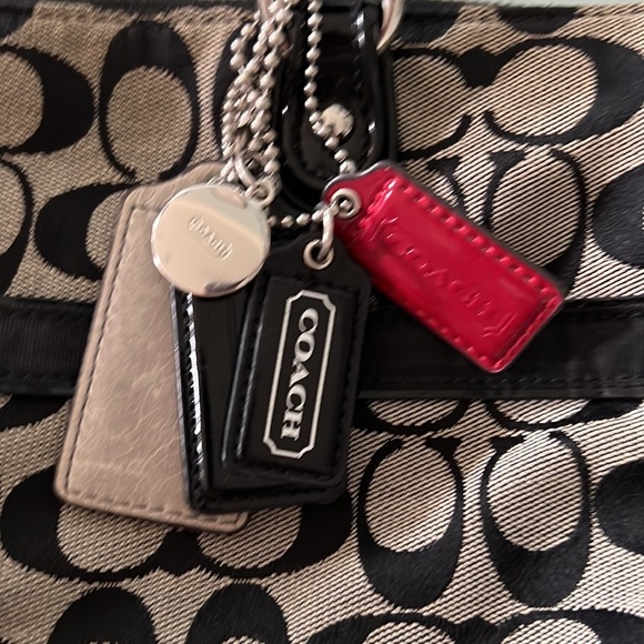 𝗖𝗼𝗮𝗰𝗵 purse - Picture 2 of 6